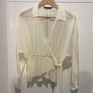 Zara white long sleeved blouse . 100% viscose , very good condition